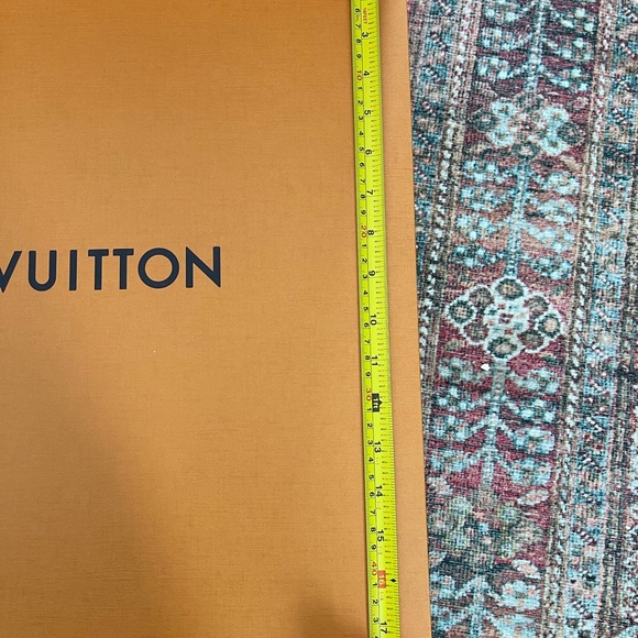 Authentic Louis Vuitton box. - Picture 7 of 10